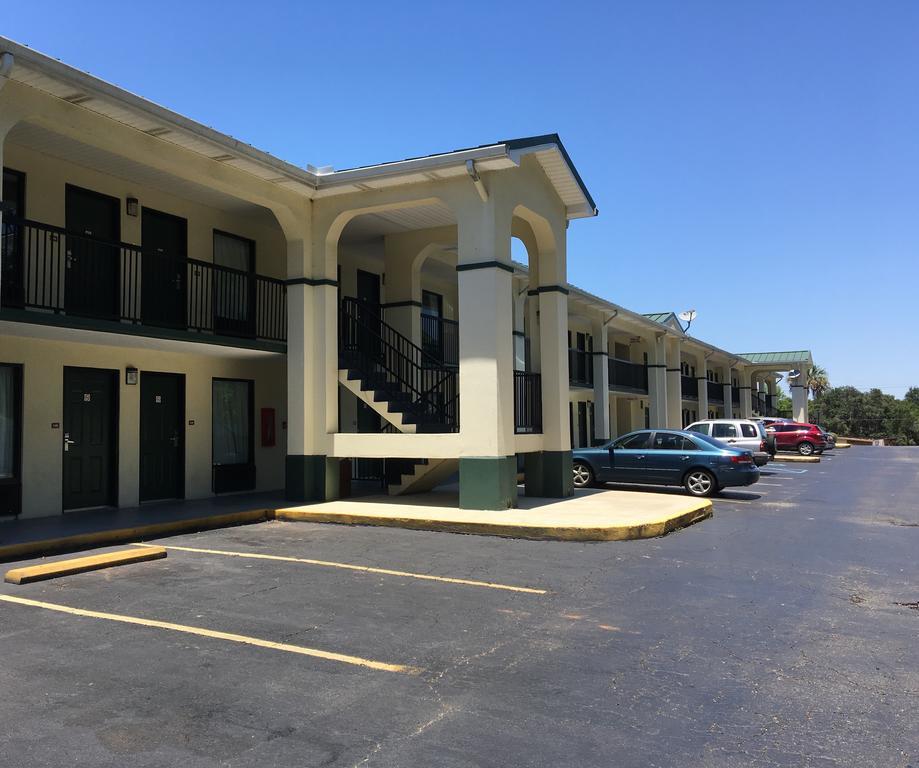 Super 8 By Wyndham Mobile Exterior foto